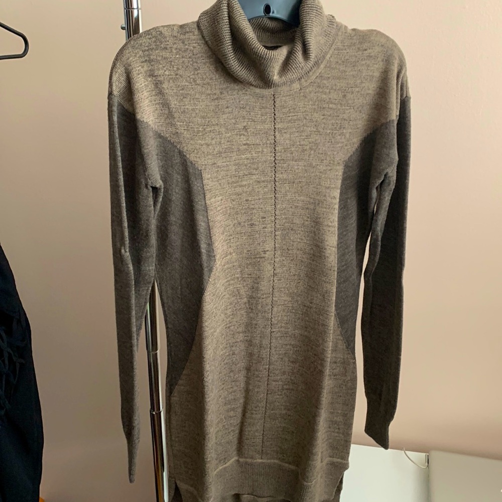 Comfortable sweater dress. Perfect with fall boots!